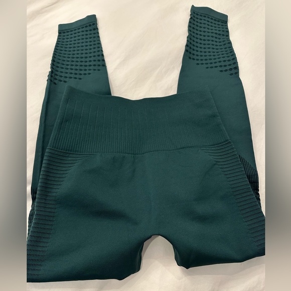 Green yoga pants legging size small - Picture 6 of 8